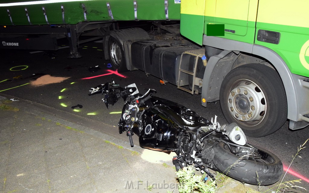 Schwerer Motorrad Unfall Feldkassel Robert Boschstr Edsel Fordstr P089.JPG - Miklos Laubert